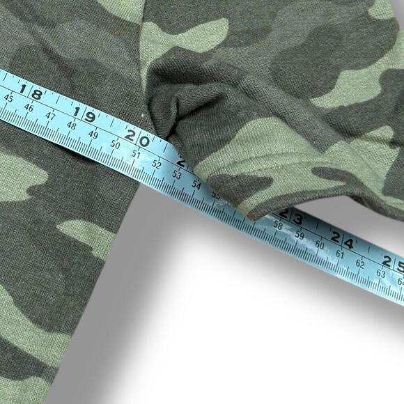 Champion Camo T-Shirt Sz Medium Green Gray Crewneck Short Sleeve Streetwear Tee - Picture 8 of 8